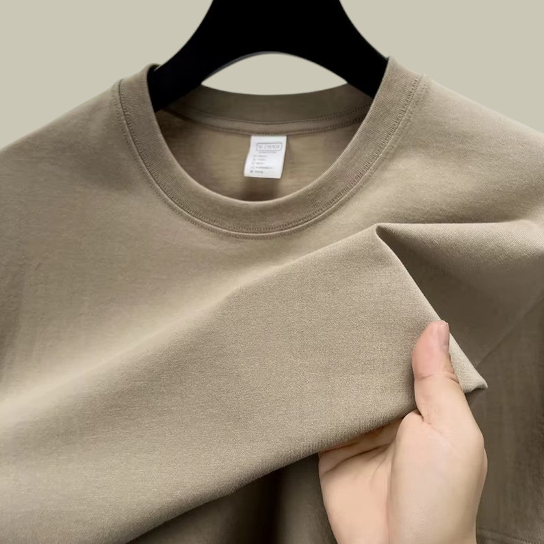 Lux & Classy  • Men's Basic Old Money T-Shirt